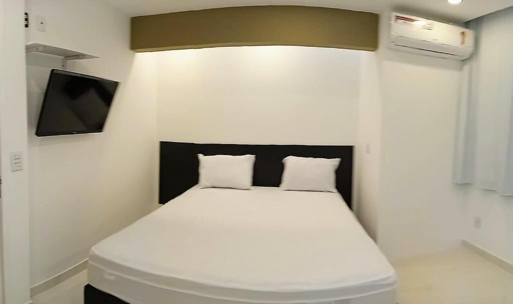 Fully Furnished Apartment-heart Of leblon *