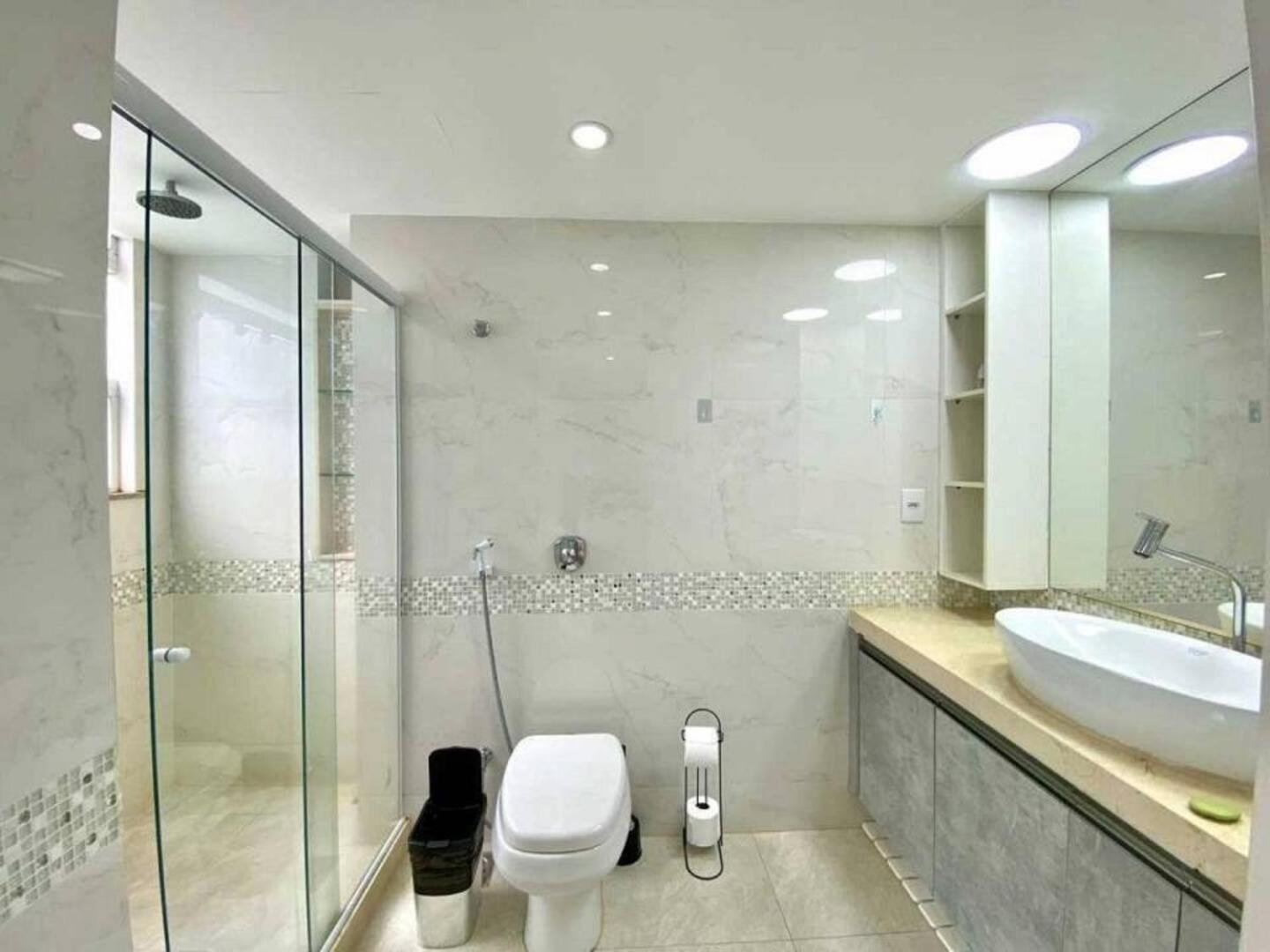 Fully Furnished Apartment-heart Of leblon *
