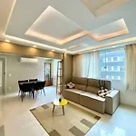 Fully Furnished Apartment-HEART OF LEBLON (Apartamento Totalmente mobiliado no melhor ponto do leblon)